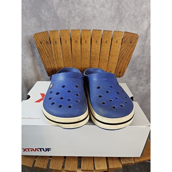Crocs Classic Slides. Unisex Adults. Blue. Men's 10. Women's 12. - Picture 2 of 11